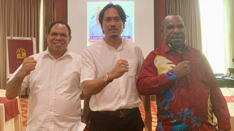 pasangan Nahor Nekwek dan Yan Kiraklak (NarYan)
