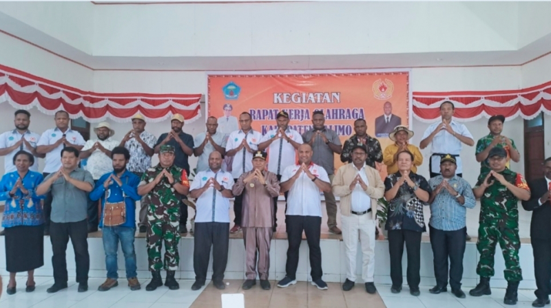 Bupati Yalimo Buka Rapat Kerja Olahraga KONI Yalimo yang digelar di Aula Dinas Pendidikan Elelim, Jumat (20/6/2025).foto: humas